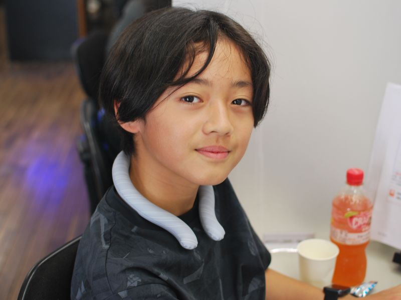 Pythonでプログラミングを学ぶ小学生